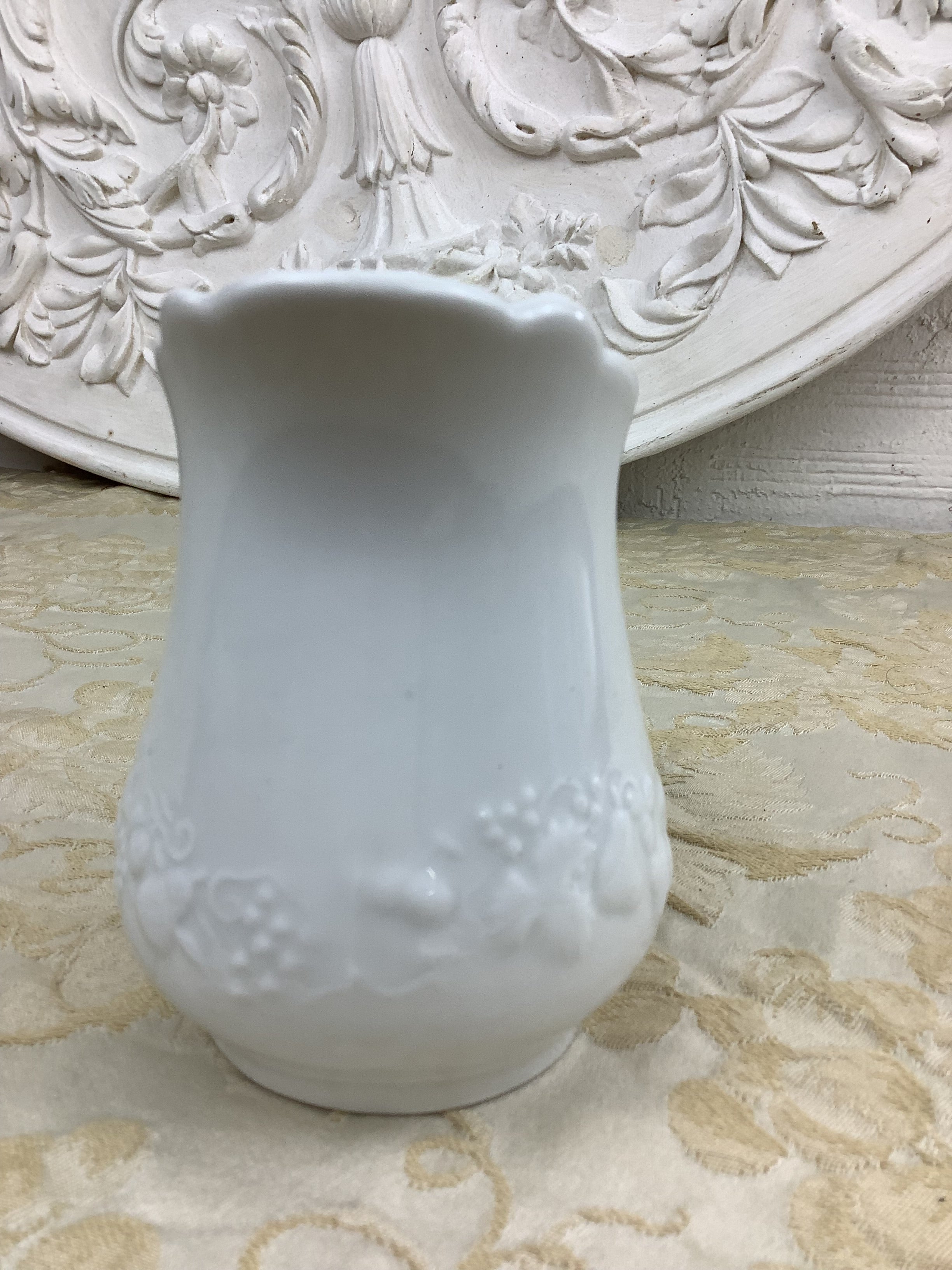 Petit Pot à lait , à crème en Porcelaine blanche
