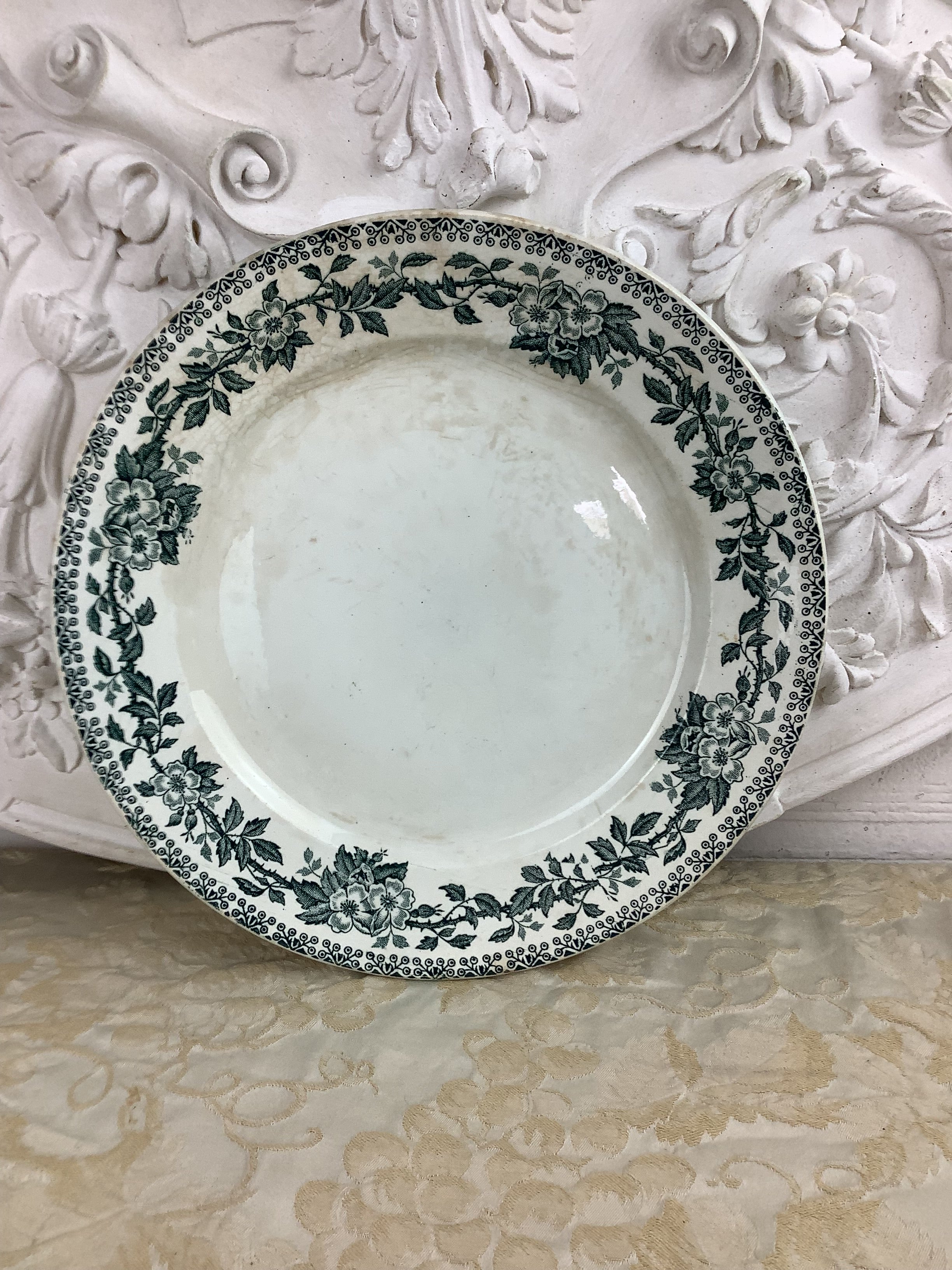 Ancien Plat Terre de Fer France