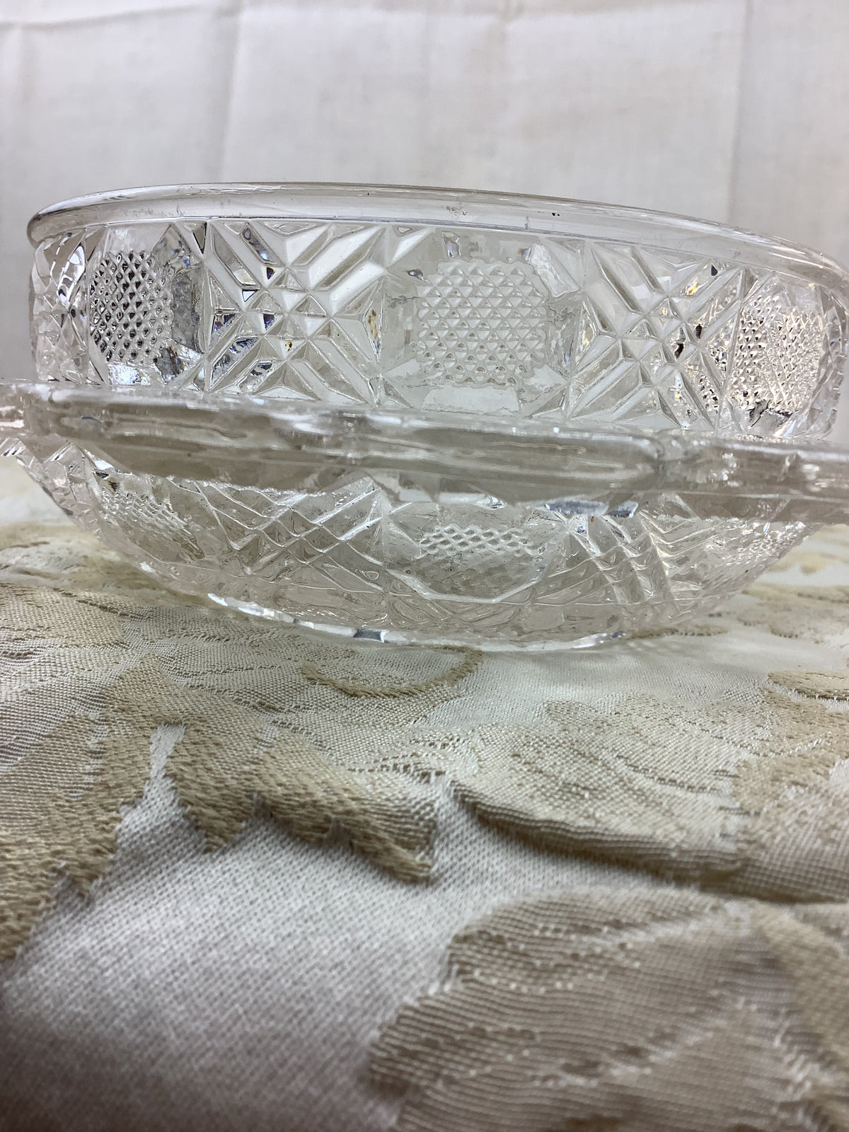 Coupe vintage en verre épais ciselé à décor géométrique – Réf. 20O1
