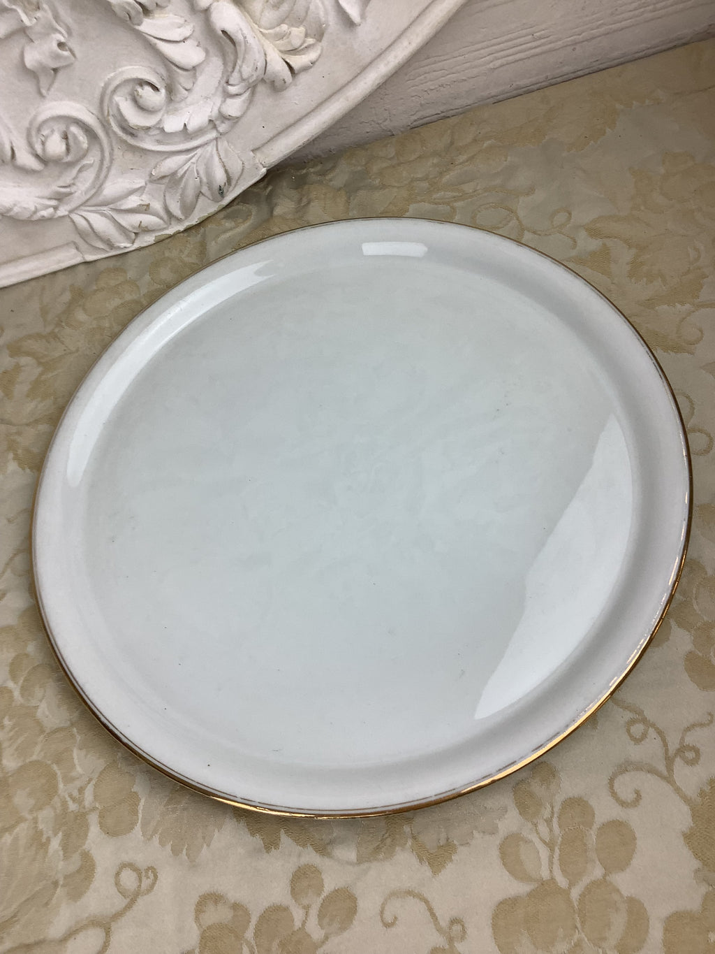 Plat rond de service en porcelaine de Limoges Raynaud- Ref 25Z