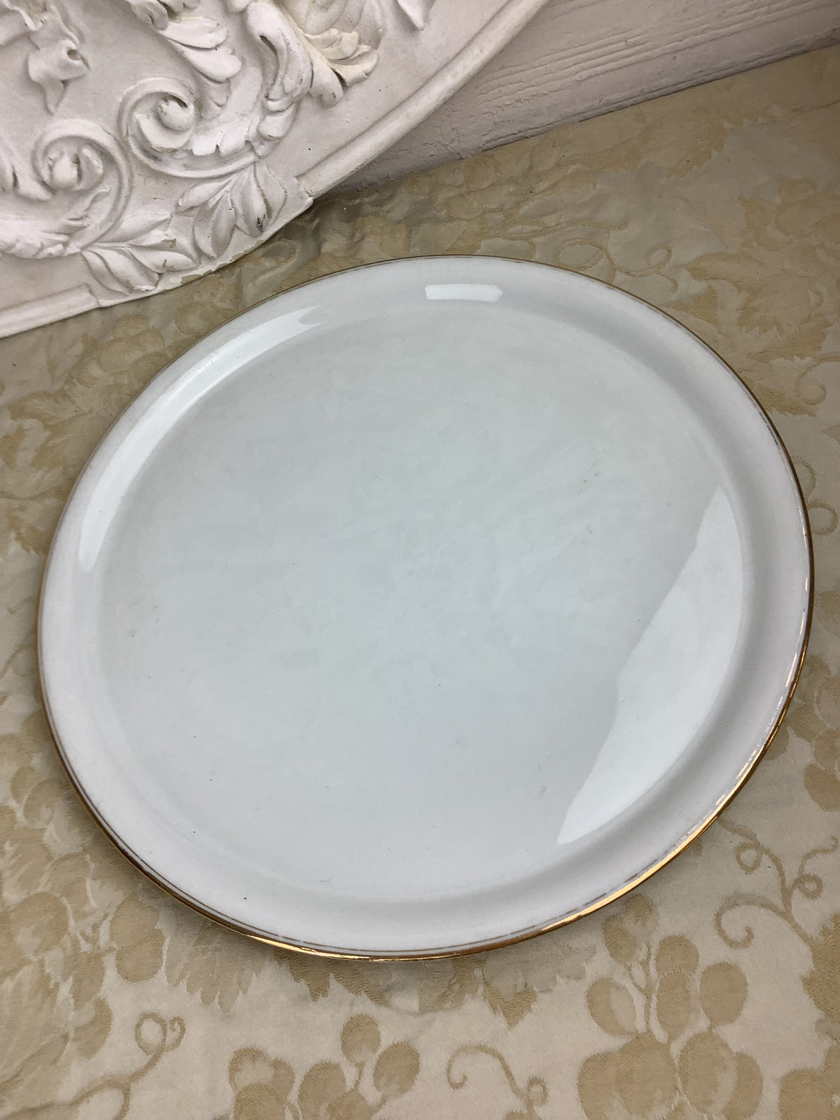 Plat rond de service en porcelaine de Limoges Raynaud- Ref 25Z