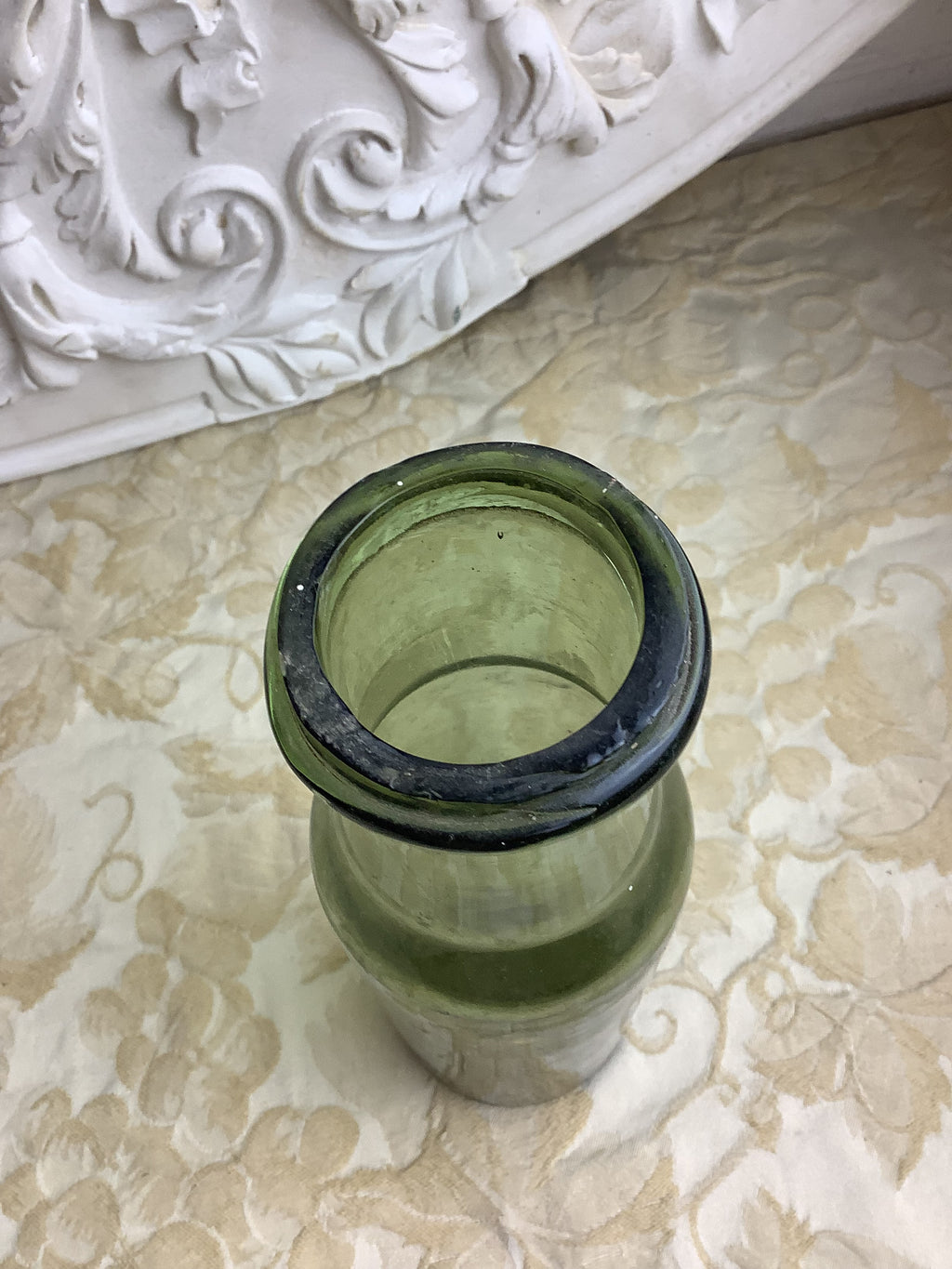 Ancienne bouteille de conservation en verre soufflé vert olive, type gueulard – Ref 29I