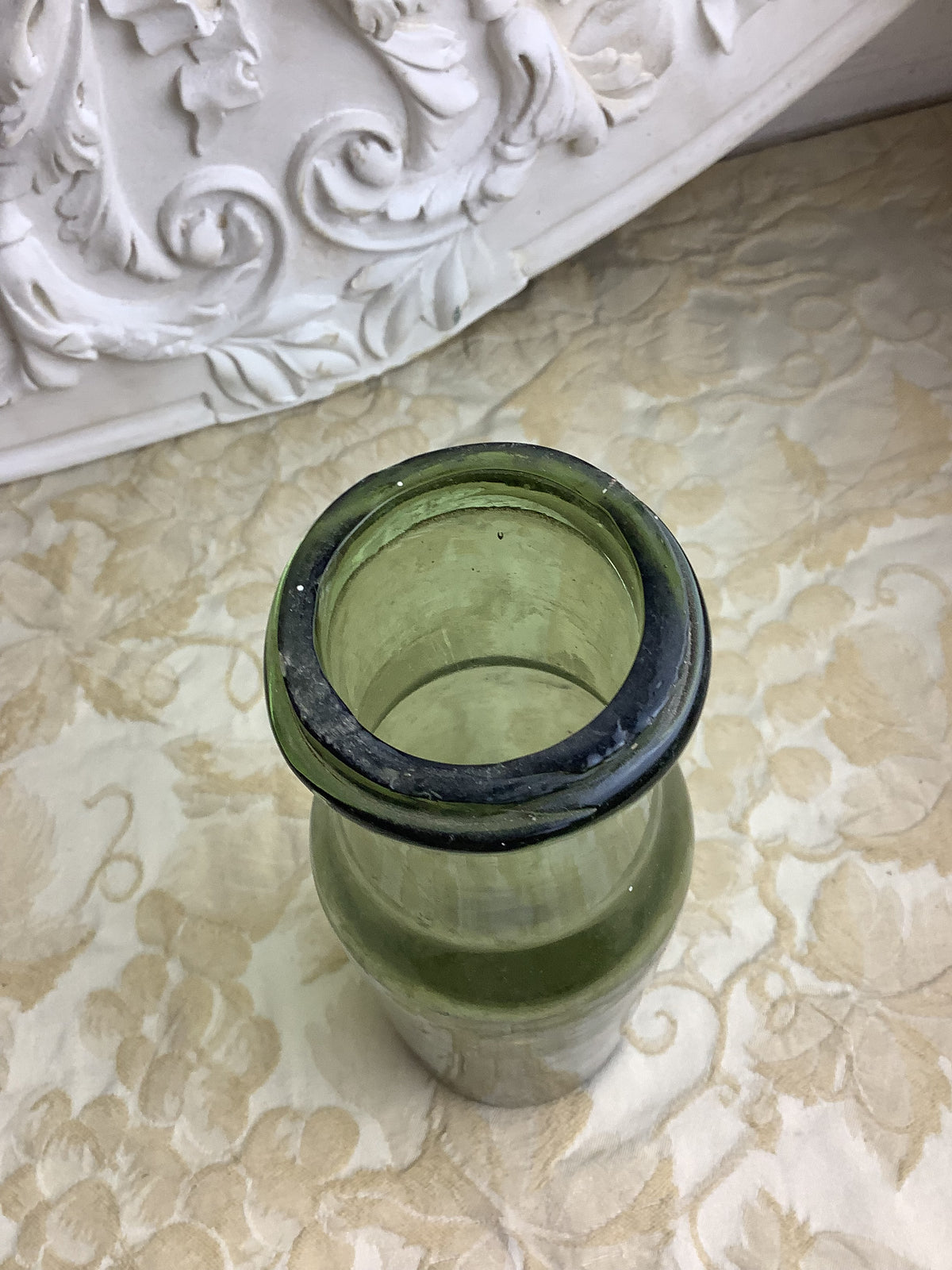 Ancienne bouteille de conservation en verre soufflé vert olive, type gueulard – Ref 29I