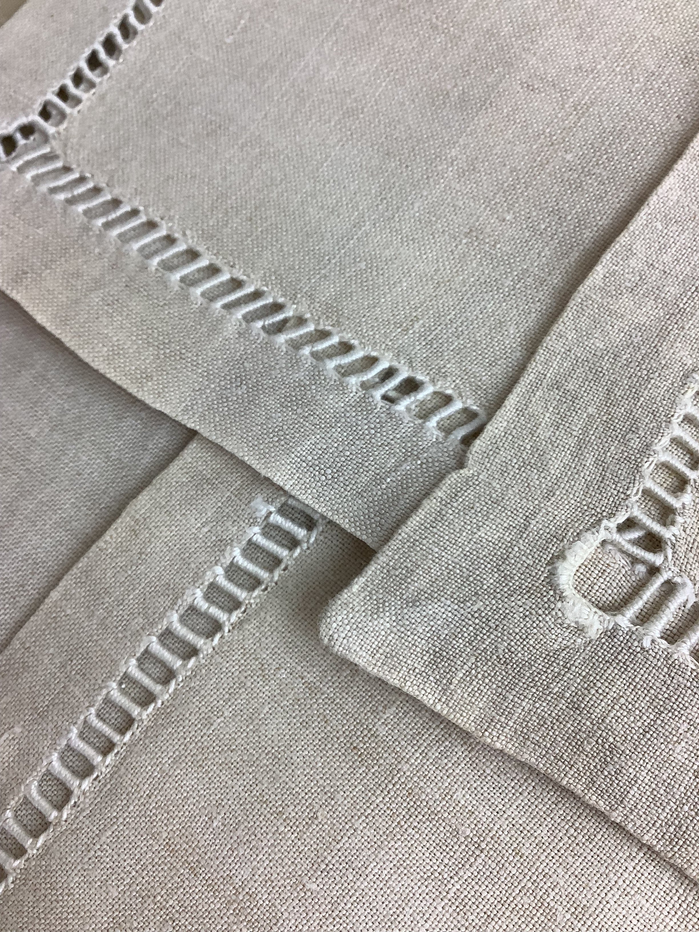 6 petites serviettes de table en lin ancien