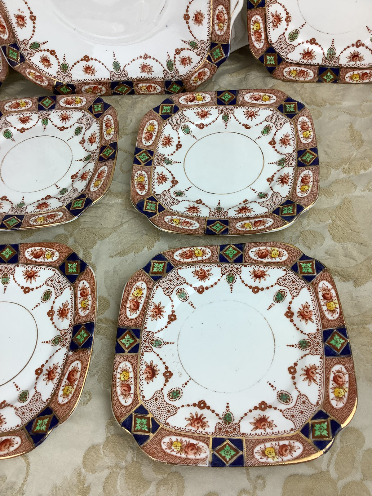 Plat carré avec anses et 6 assiettes à dessert anciennes anglaises Doric Bone China — Inspiration Imari — Réf. 10B