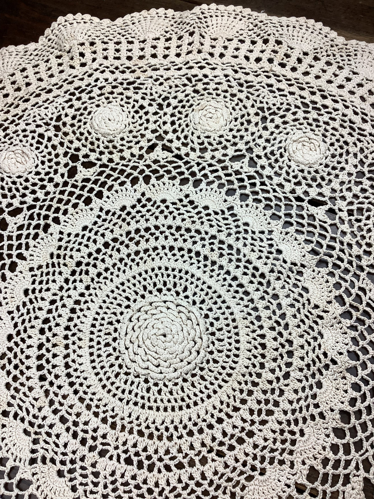 Napperon rond en crochet de coton ivoire – Réf. 165