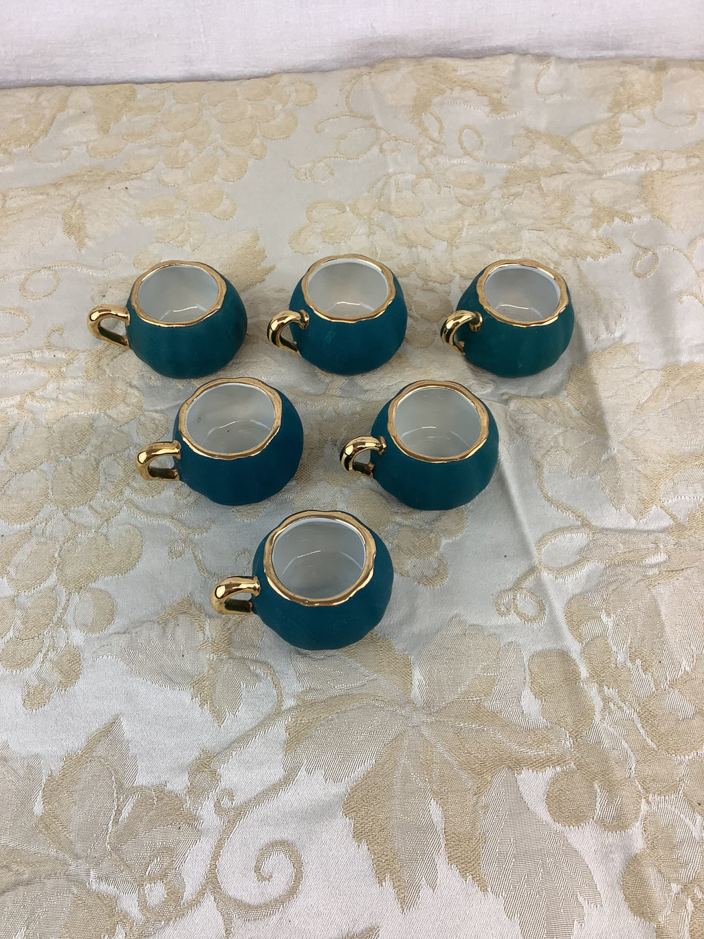6 mini tasses en porcelaine de Limoges France