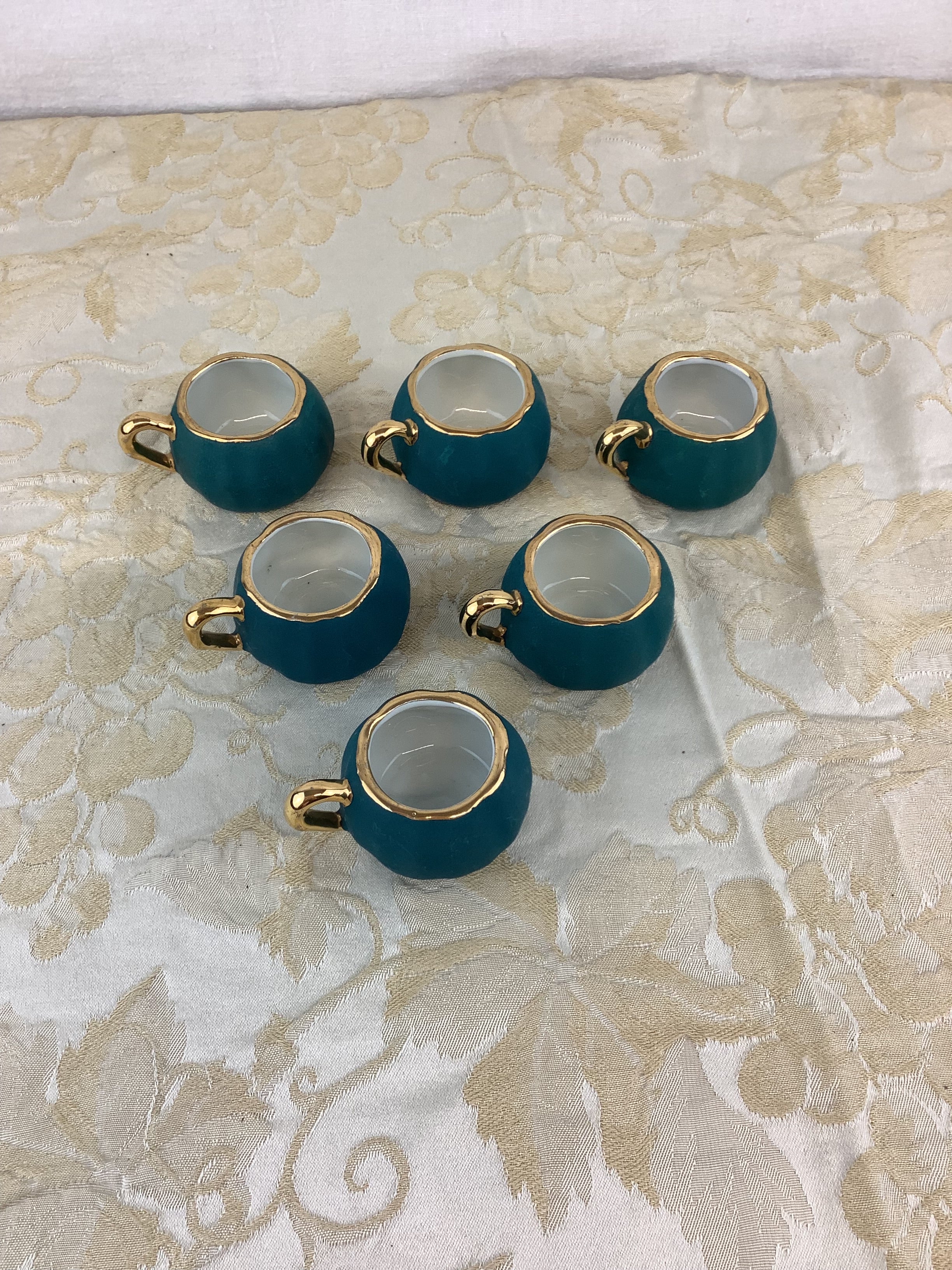 6 mini tasses en porcelaine de Limoges France