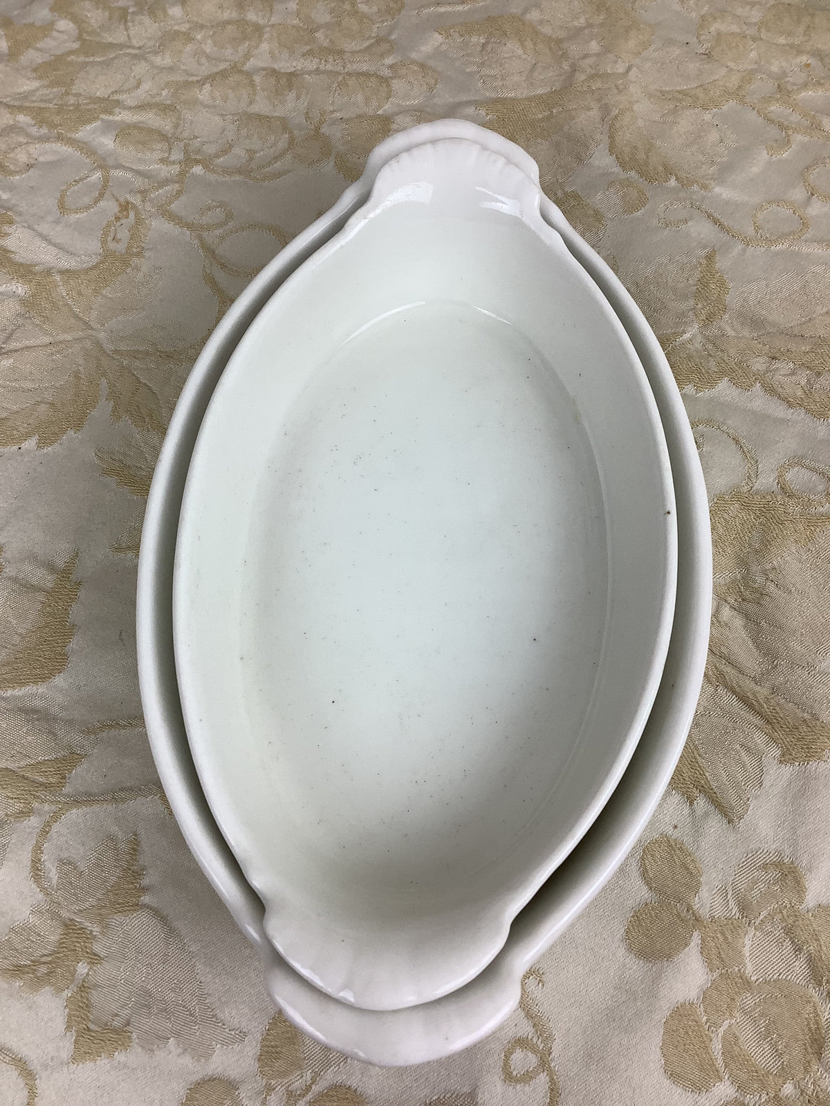 Lot de 2 petits plats anciens ovales en porcelaine à feu – P. Précieux – Réf 23E