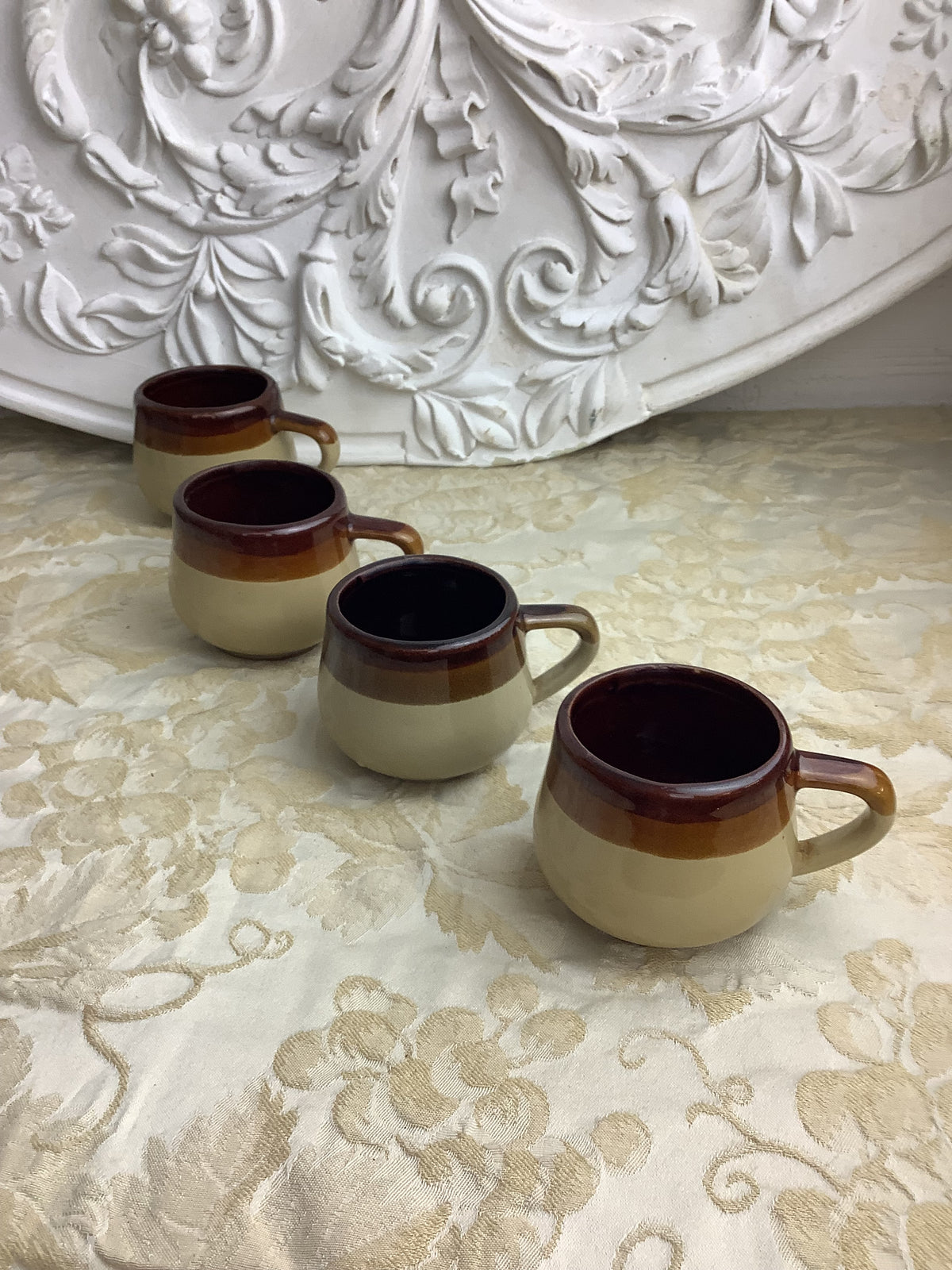 4 Tasses anciennes en céramique émaillée -Ref 12U