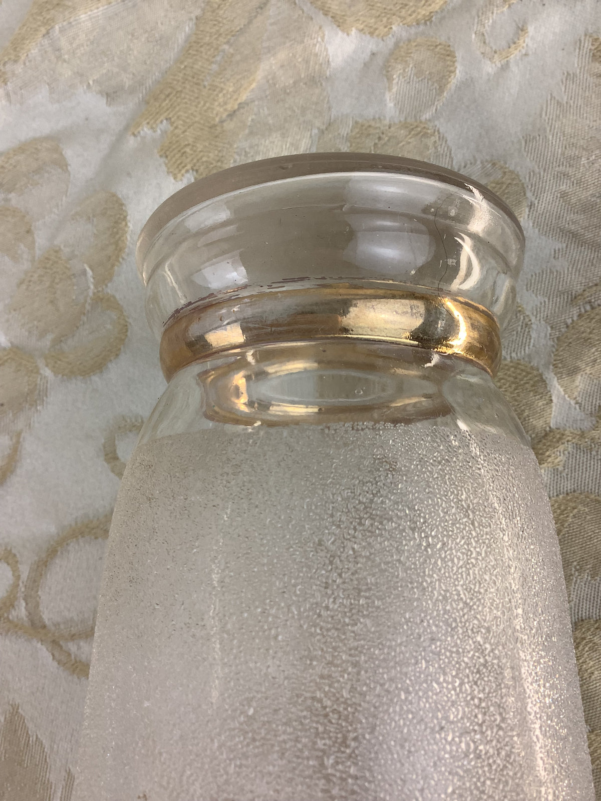 Vase vintage en verre transparent à liserés dorés – Réf. 20M