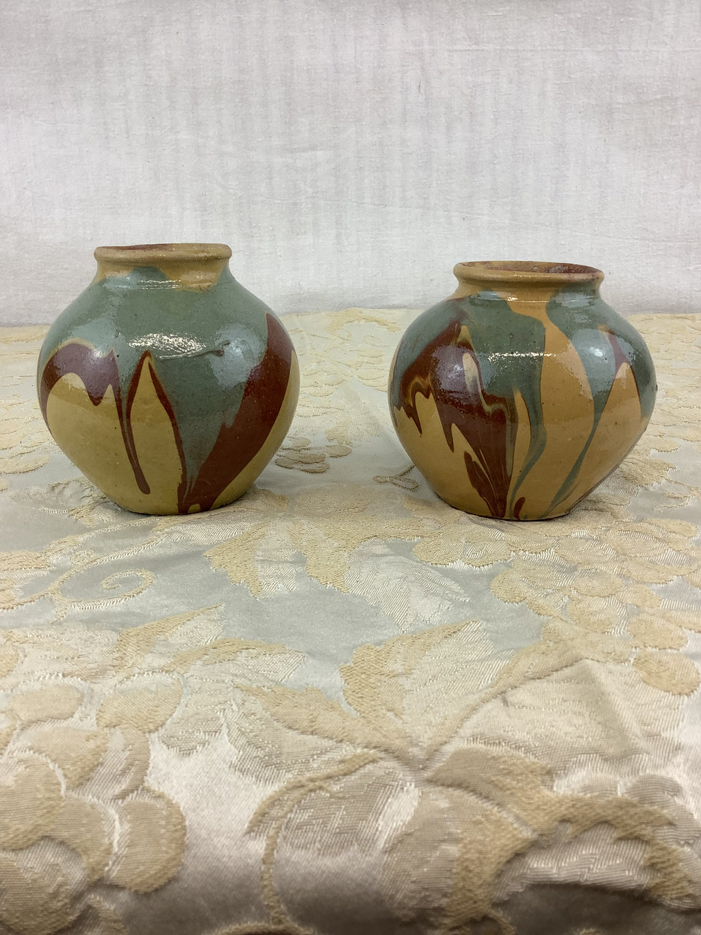 Paire de petits vases boules en grès émaillé polychrome – Réf. 78
