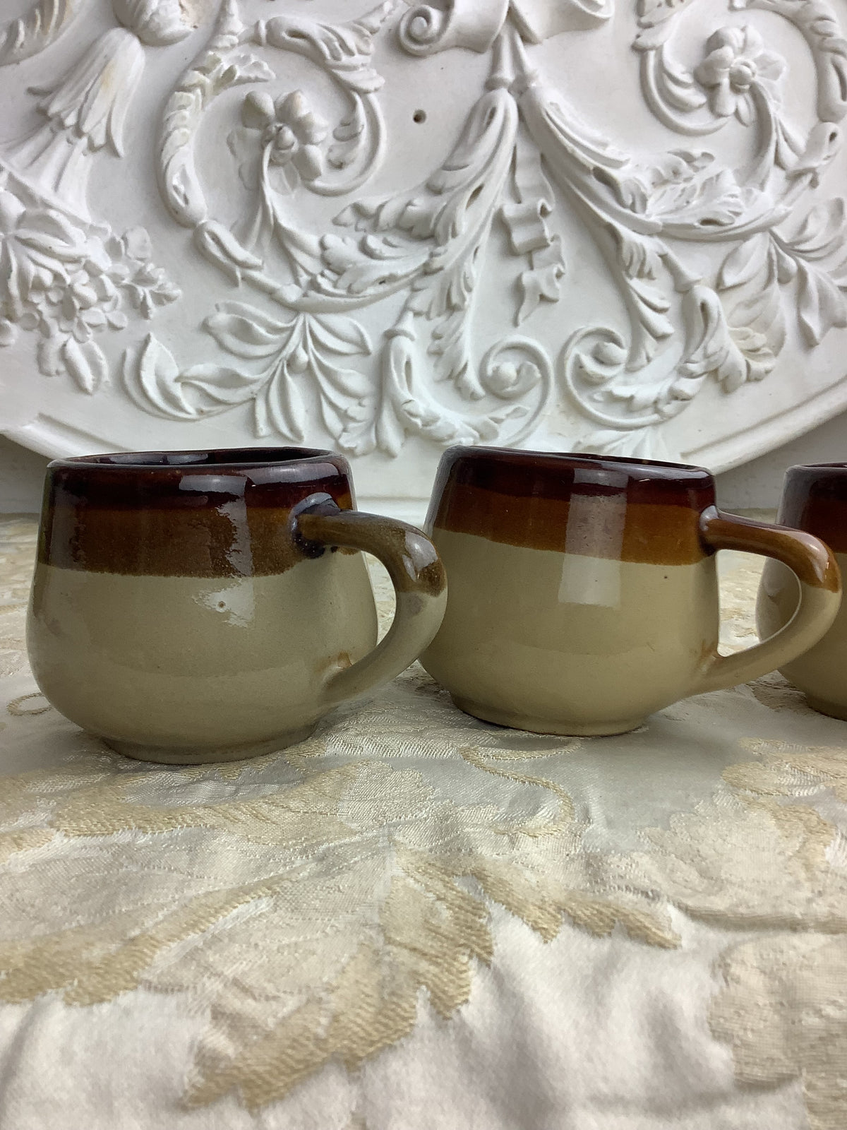 4 Tasses anciennes en céramique émaillée -Ref 12U