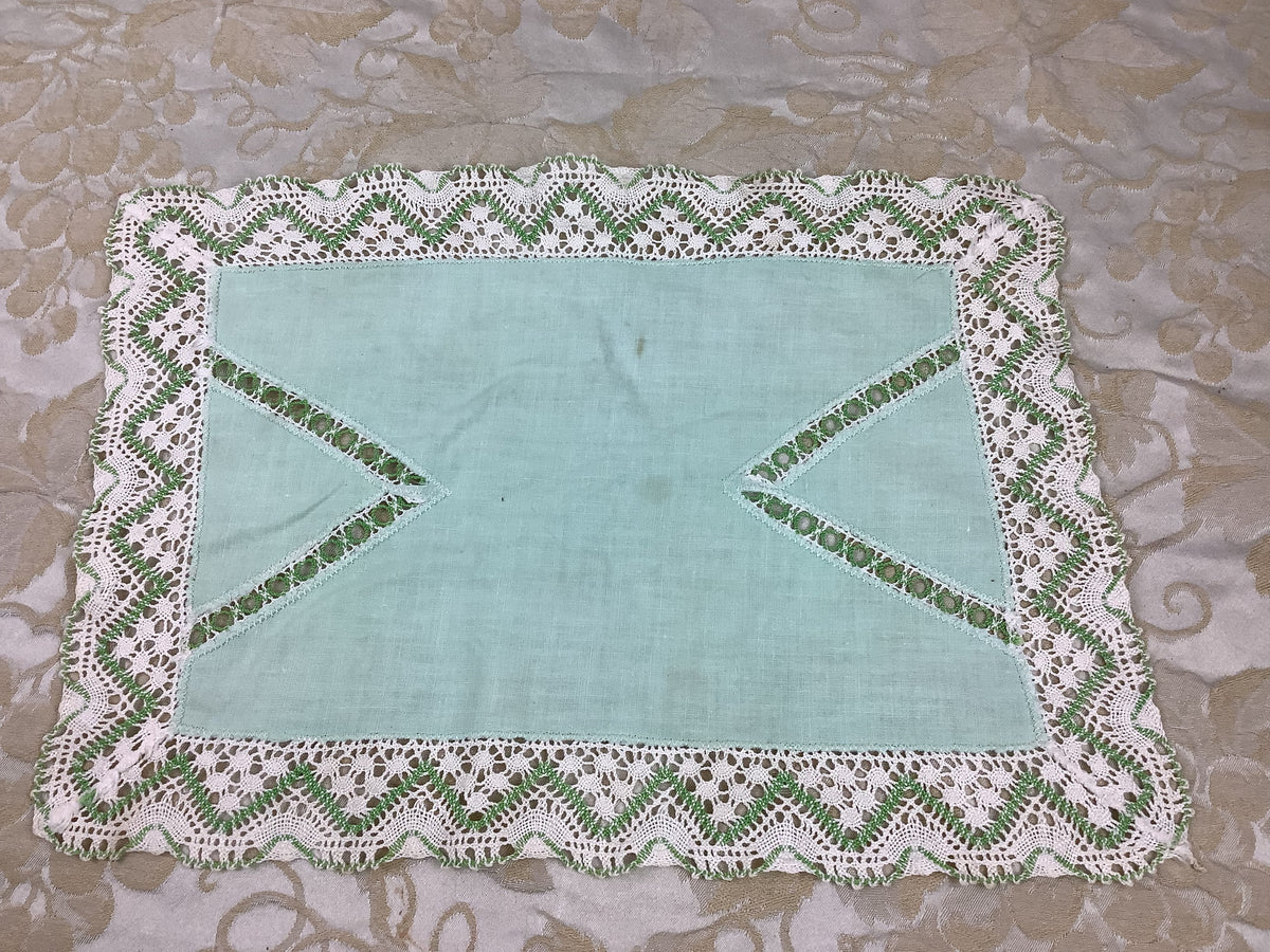 Napperon rectangulaire ancien fait main - Réf 128