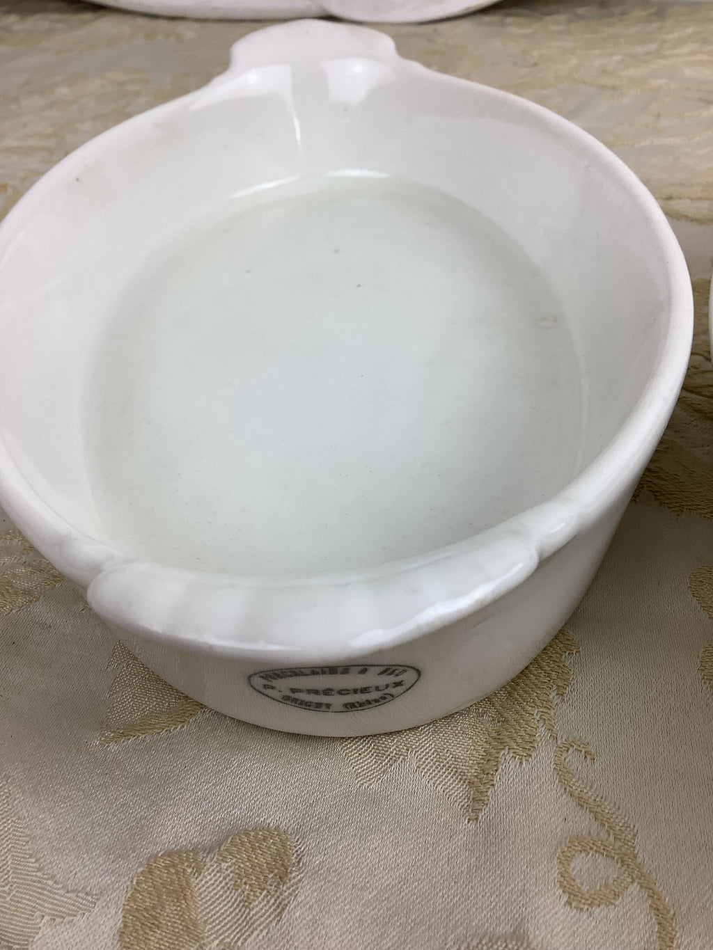 Lot de 2 petits plats anciens ovales en porcelaine à feu – P. Précieux – Réf 23E