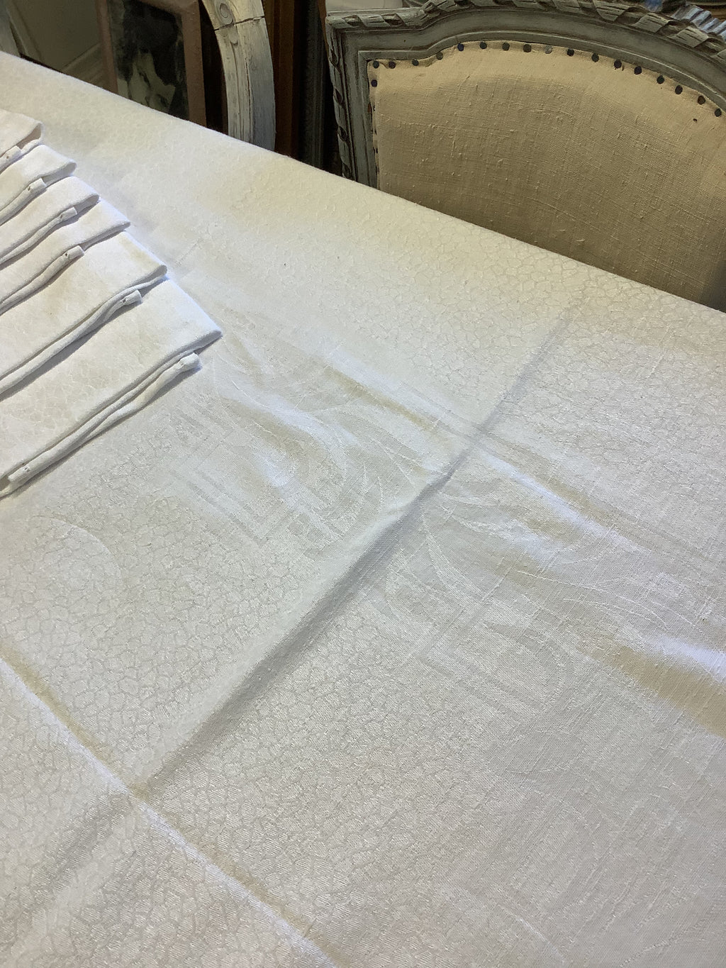 Nappe ancienne en damassé blanc écru et ses six serviettes - Réf 179