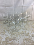 Lot de 6 verres à pied anciens en verre ciselé, décor de guirlande – Réf. 16U