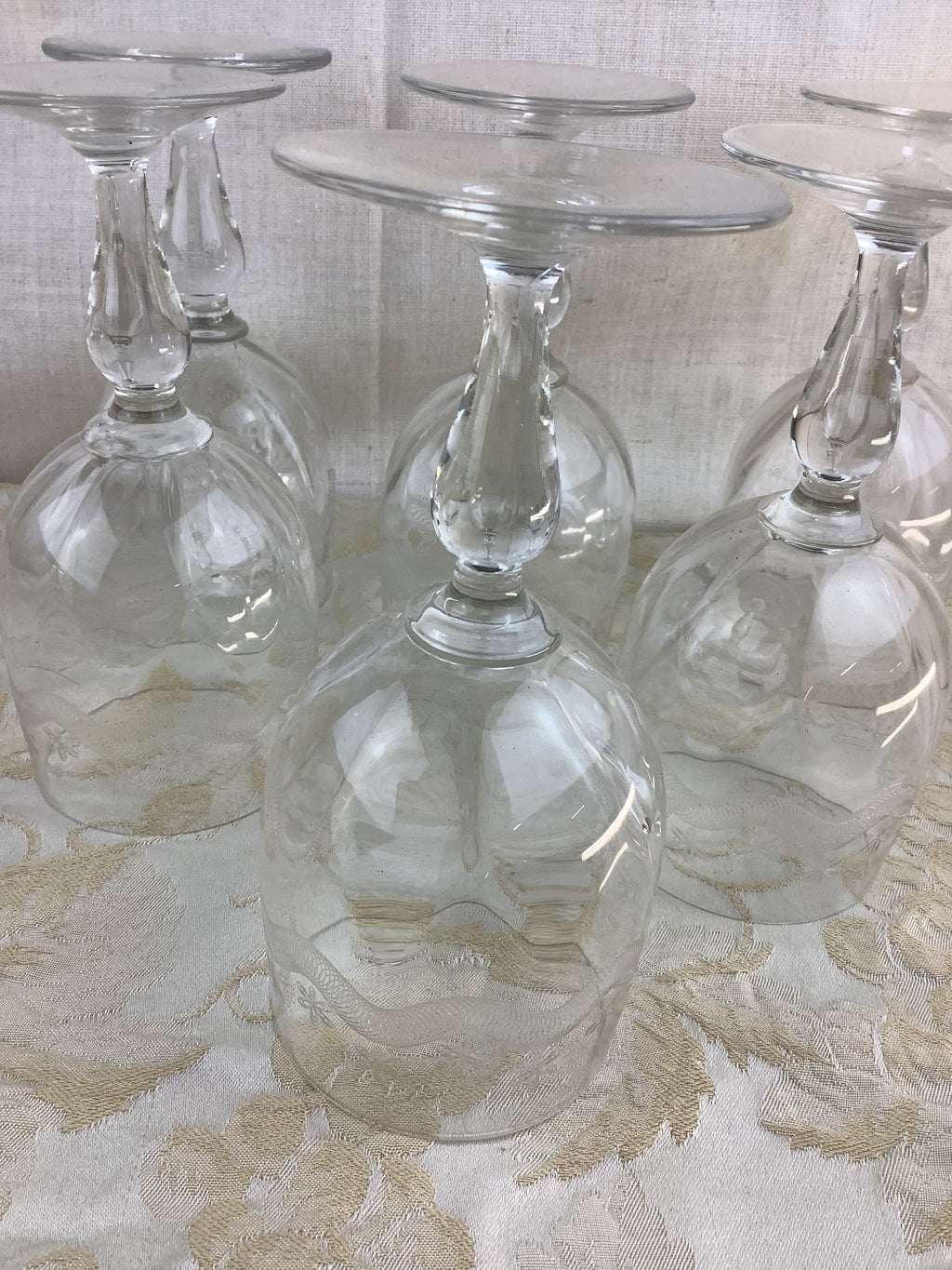 Lot de 6 verres à pied anciens en verre ciselé, décor de guirlande – Réf. 16U