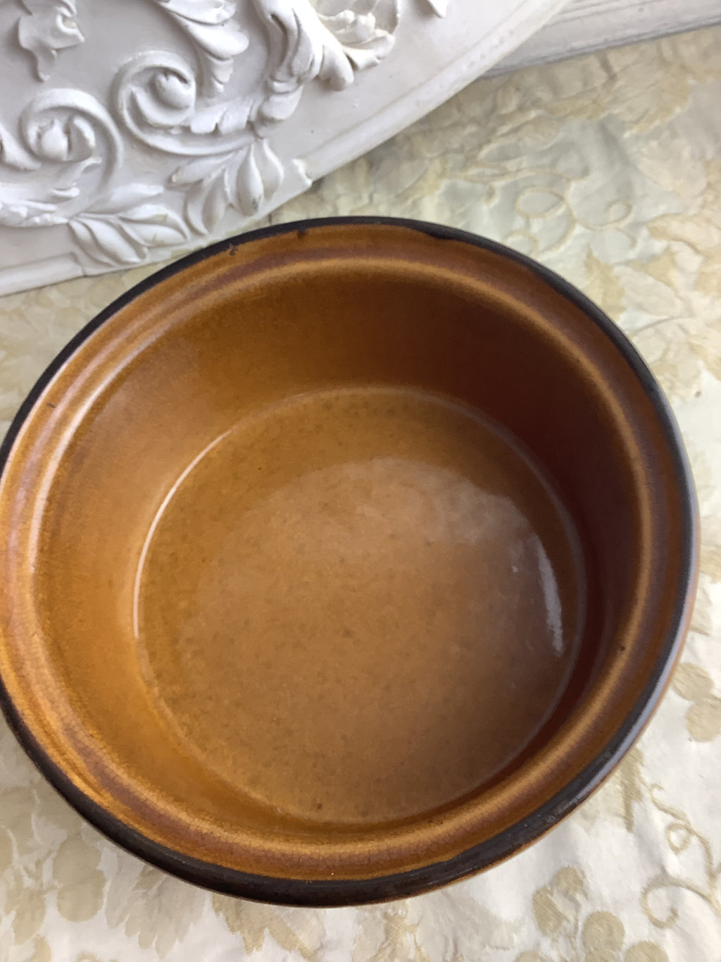 Plat à four ancien en grès vernissé brun, manufacture alsacienne – Ref. 27C