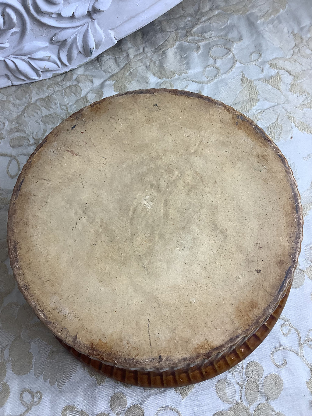 Plat à four ancien en grès vernissé brun, manufacture alsacienne – Ref. 27C