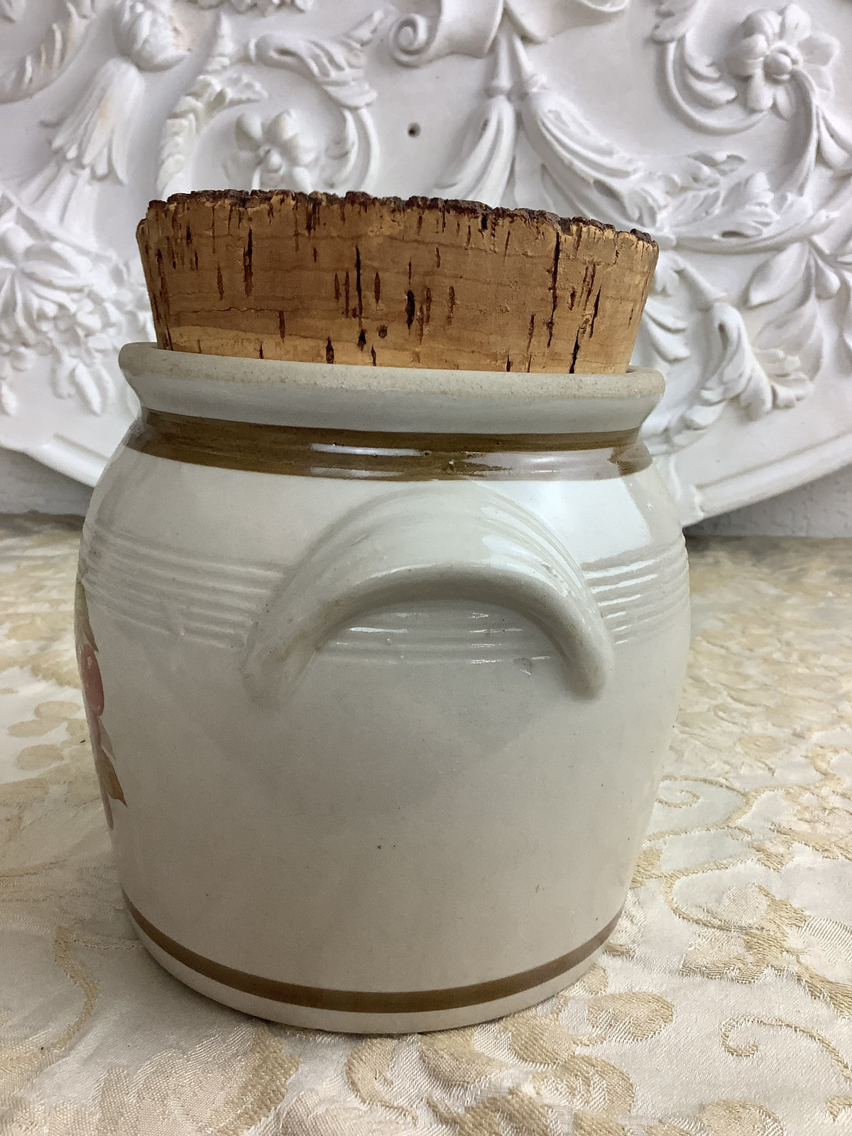 Ancien pot de cuisine en grès LML à décor de fruits avec bouchon en liège – Réf. 27A