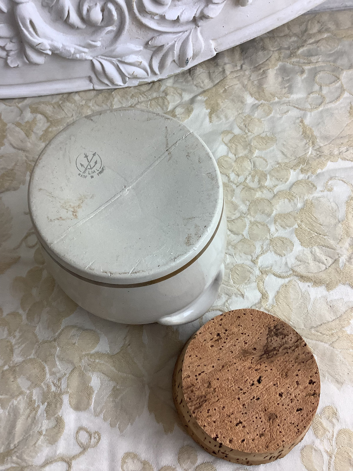 Ancien pot de cuisine en grès LML à décor de fruits avec bouchon en liège – Réf. 27A