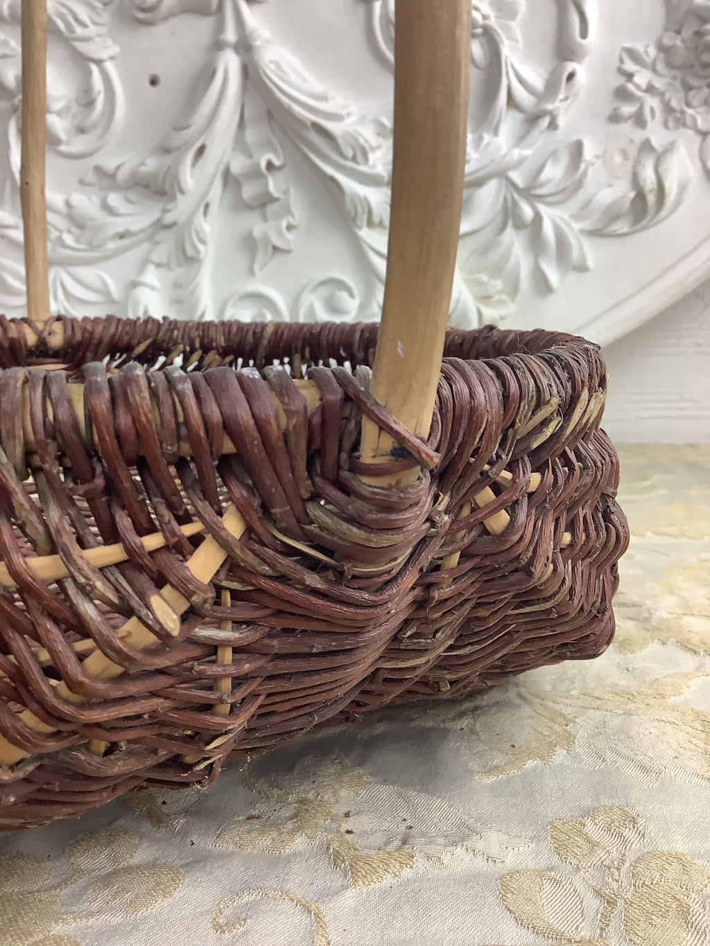 Ancien panier Bressan en osier brut, panier à œufs traditionnel – Ref. 27M