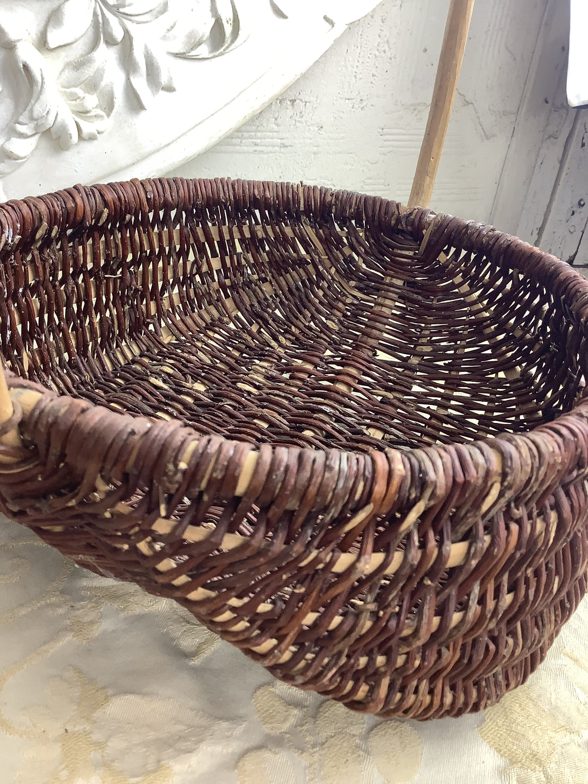 Ancien panier Bressan en osier brut, panier à œufs traditionnel – Ref. 27M