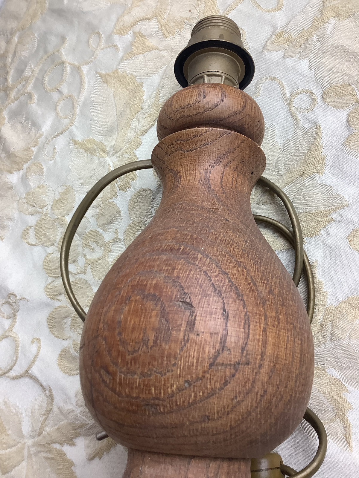 Ancien pied de lampe en chêne massif tourné, style rustique – Réf. 27P