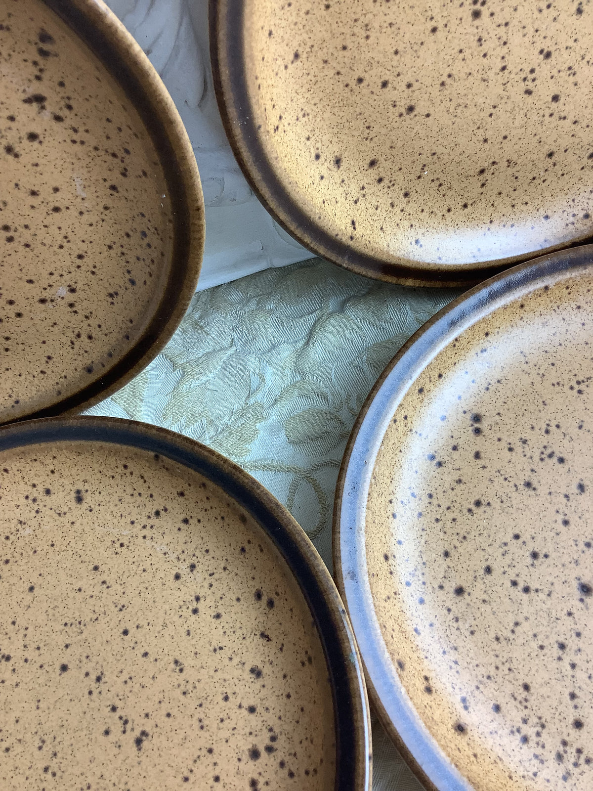 Lot de 6 assiettes à Dessert Sarreguemines France, grès La Bourgogne – Ref. 27G