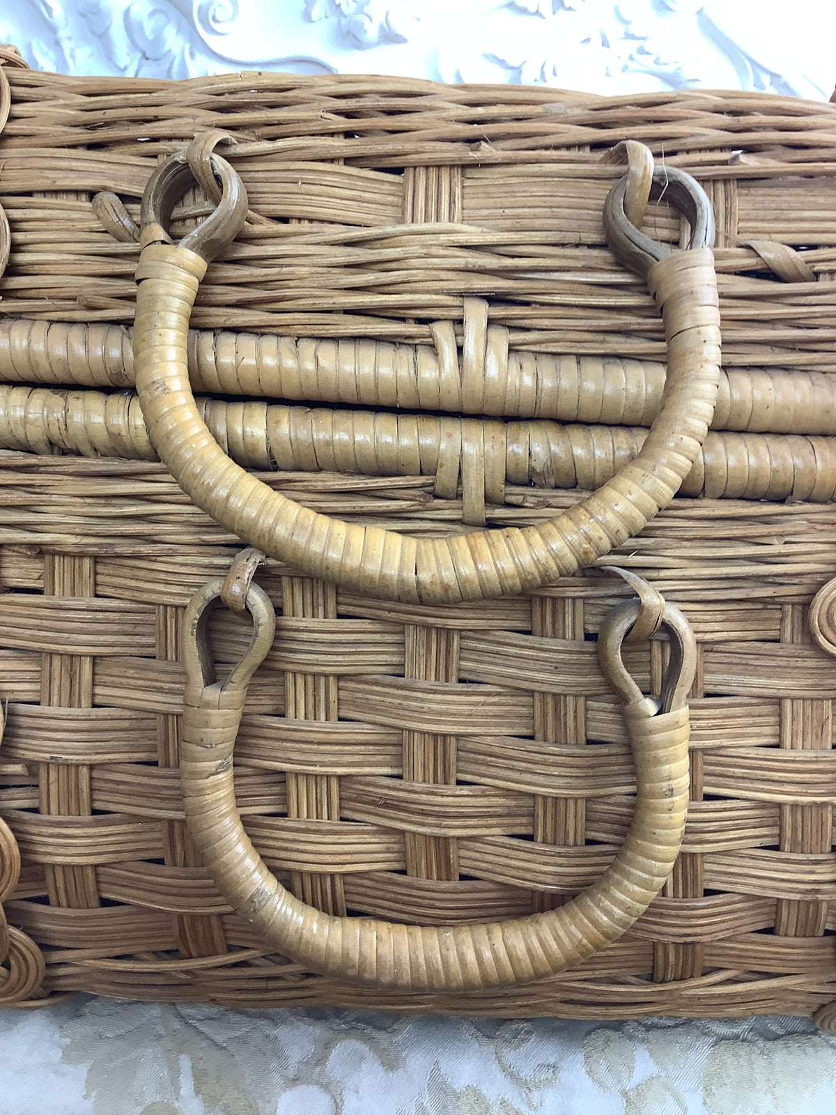 Ancienne valise de pique-nique en vannerie française, style Art Déco – Réf. 27D