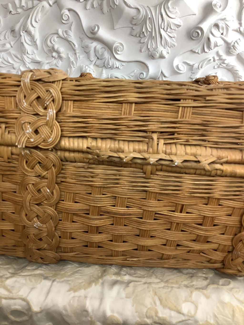 Ancienne valise de pique-nique en vannerie française, style Art Déco – Réf. 27D