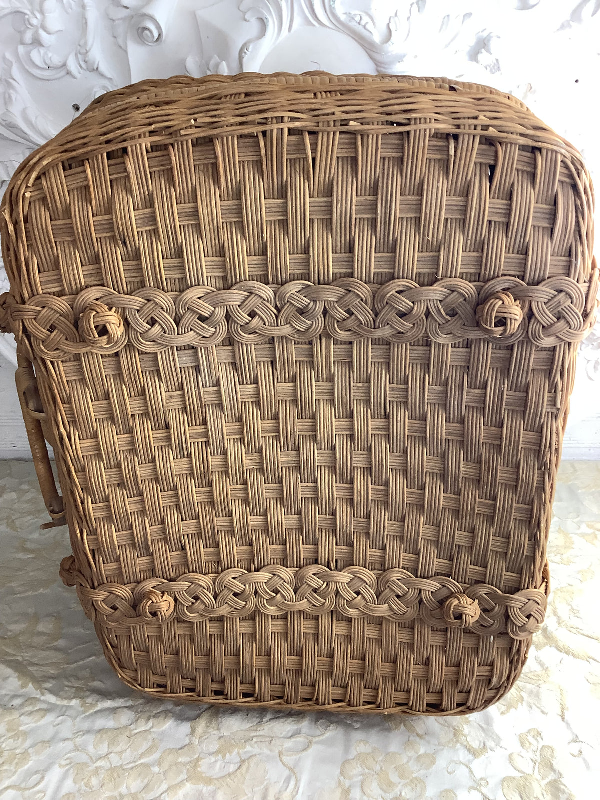 Ancienne valise de pique-nique en vannerie française, style Art Déco – Réf. 27D