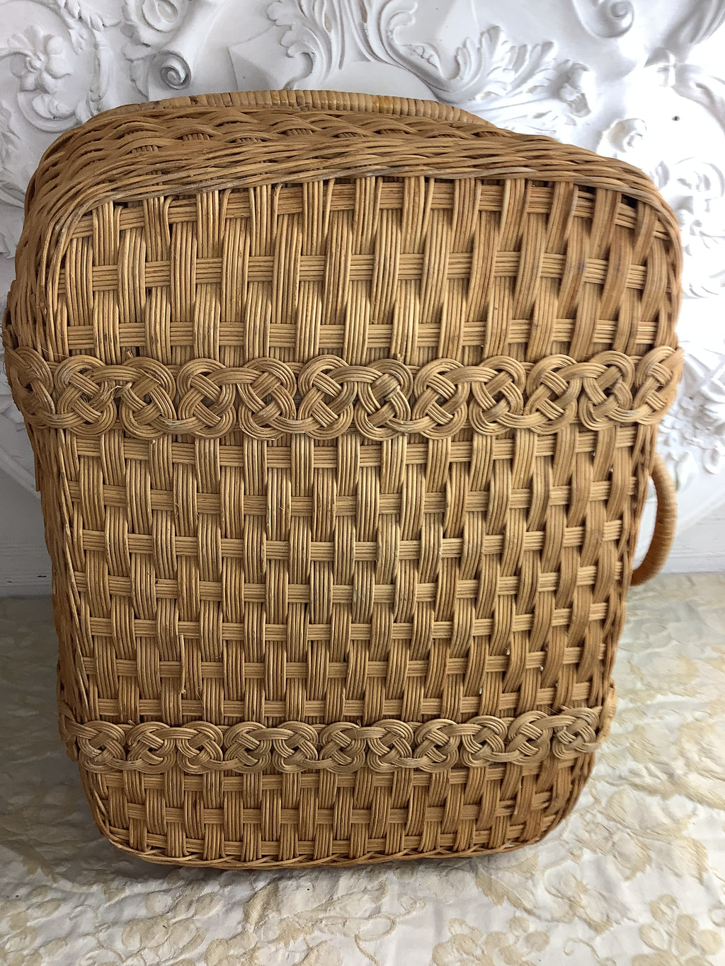 Ancienne valise de pique-nique en vannerie française, style Art Déco – Réf. 27D